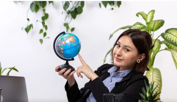 Descubra como criar um plano de aula de geografia envolvente com mapas mentais e slides animados para engajar seus alunos.