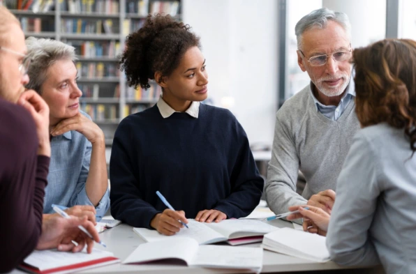Sociologia Ensino Fundamental com foco em inclusão e diversidade. Veja como aplicar projetos e avaliações criativas na sua turma.